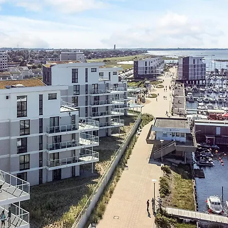 Cozy Modern With Sea Views