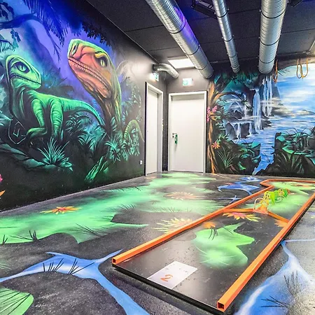 Cozy Modern With Sea Views *