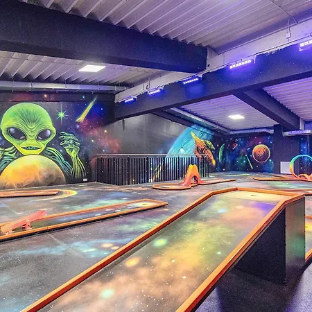 Cozy Modern With Sea Views דירה